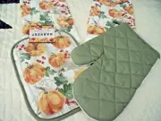 NEW Set 4 PUMPKIN & BERRIES KITCHEN TOWELS POTHOLDER & OVEN MITT Autumn FALL