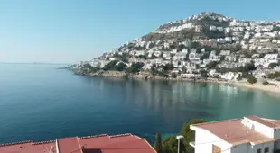 ROSAS BONITO APARTAMENTO CON VISTAS A LA PLAYA