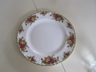 Set @ 4 New Royal Doulton- Albert Old Country Roses Dinner Bone China Plates