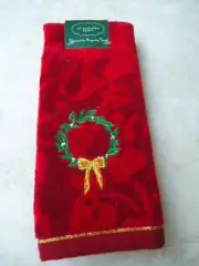 St. Nicholas Square Red Patterned Christmas Wreath Finger Tip Towel