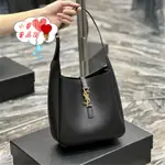 免運 YSL 聖羅蘭 LE5A7 小號 HOBO 腋下包 單肩包 托特包 黑色 金扣 713938 小牛皮 手提包