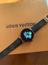 在飛比找Yahoo!奇摩拍賣優惠-LV Louis Vuitton 智慧手錶 Tambour 