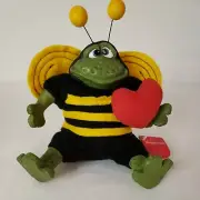 Russ Berrie Heart Frog Bee Valentine Plush/Ceramic Honeycomb Stuffed 7” NWT A18