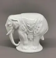 9924201 Figure Elephant " Ali-Baba " White Wagner & Apel Porcelain 15x8x13cm