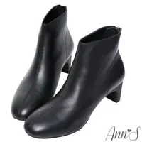 在飛比找蝦皮商城優惠-Ann’S完美版型-全真皮扁跟圓頭短靴5cm-黑(版型偏小)