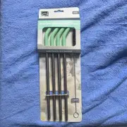 Set Of 4 Reusable Stainless Steel Straws With Cleaning Brush.. Nee
