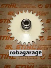 NEW OEM STIHL OIL PUMP WORM GEAR 1113-647-1812 O30 030 O31 031 AV O32 032 AV B42