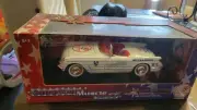 1:18 ERTL American Muscle Sports 33455 1953 Corvette YANKEES World Series Champ