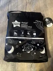 Tommee Tippee Sleeptight Portable Blackout Blind w/Travel Bag 51”x78" LARGE