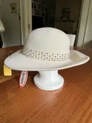 NWT Adolfo ll Ivory Felt Wide Brim Fedora Hat studs rhinestones P 256 Teta $104