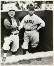 John Mcgraw, Manager Of The Giants, Shaking Hands With Jack Slattery - Old Photo