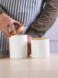 在飛比找松果購物優惠-日式陶瓷密封罐 防潮避光 家用奶粉儲物罐 白色圓形茶葉咖啡豆