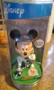 Disney Clean Up Mickey Mouse Bobblehead NY Mets Baseball Pin Stripes New In Box