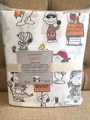 POTTERY BARN KIDS Peanuts Snoopy Halloween Sheet Set Full New Bedding