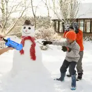 Plastic Snow Scoop Winter Snowball Toys Winter Outdoor Toys Snowball Shooter Toy