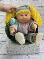 Cabbage Patch TRU In Leaf TLC Toys R Us (READ) Needs Washed