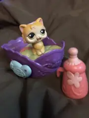 Littlest Pet Shop YUM YUM Kitty Magic Motion Pets Retired 2006 Bed & Bottle