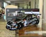 Biante 1:18 Holden VE II Commodore Coulthard Bundaberg 2011 V8 Supercar Model