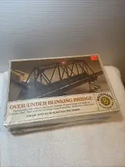 Vintage Bachmann HO Scale Over Under Blinking Bridge 46222 2 Pack Sealed New