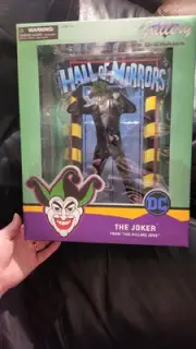 Diamond, Gallery Select, DC The Joker, Statue, Hall Of Mirrors NIB RARE