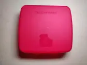 NEW Tupperware Sandwich Keeper 5 in Square Clamshell Pink #8203A-2 FREE SHIP!!