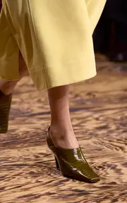[Bottega Veneta] Croc-Effect Leather Loafer Pumps