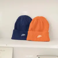 在飛比找蝦皮購物優惠-NIKE NSW FISHERMAN BEANIE 深藍 橘