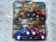 Spin Master Monster Jam Blue Thunder VS Full Charge El Toro Loco Vs Grave Digger