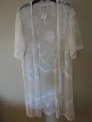 DISCOVERY CLOTHING CO Women Size Medium IVORY Floral LACE Duster Kimono Robe