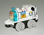 Thomas And Friends Minis 2016 MILLIE AS SANDY - SPONGE BOB - NEW - WEIGHTED