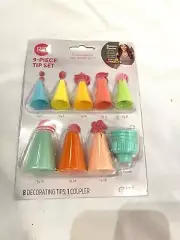 wilton RO 9 piece set 8 cake decorating tips 1 coupler