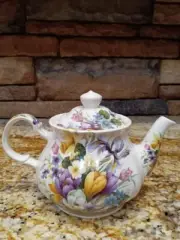 SADLER England Teapot Crocus, Spring Flowers + Tea Bag Strainer