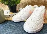 在飛比找遠傳friDay購物優惠-NIKE COURT VISION LOW 白粉藍 板鞋 休