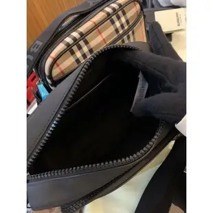 Limit精品✔️Burberry 經典 黑色字母logo、卡其格紋設計 男生 男款 側背包 斜背包 相機包 預購