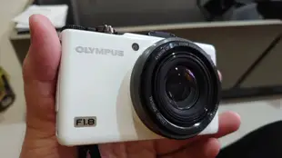 Olympus XZ-1  奧林巴斯  隨身型數位相機 傻瓜機王  懶人專業相機   藝術濾鏡效果  對焦準確而快速
