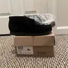 [26168044] NEW KID'S CLARKS WALLABEE BOOT O BLACK SUEDE SHOES CLK2