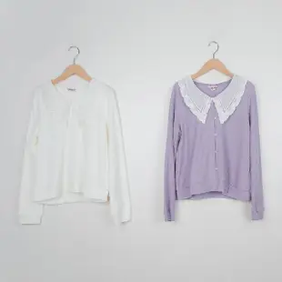 【CUMAR】蕾絲領片排釦設計坑條針織V領長袖上衣(白 紫)
