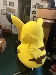ADORABLE RARE JUMBO 32 INCH POKEMON PIKACHU PLUSH WITH TAG AND FREE SHIPPING