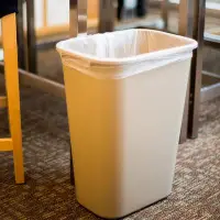 在飛比找Yahoo!奇摩拍賣優惠-現貨Rubbermaid樂柏美垃圾桶商用廚房衛生間廁所塑料辦