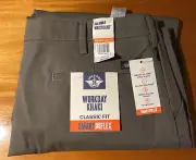 Dockers Men's Straight Fit Workday Khaki Pants with SmartFlex Size 44x30 NWT.
