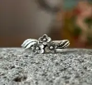 Beautiful Adjustable Flower Toe Ring For Women's Solid Metal 925 Silver