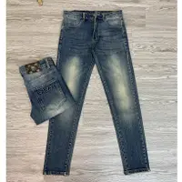 在飛比找蝦皮購物優惠-Lv 純藍色牛仔褲,後袋錐形筒壓紋logo,彈性牛仔褲廣州8