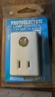 Kmart Photoelectric Lamp Control UL Listed 300 W Dusk to Dawn Switch NOS Vintage