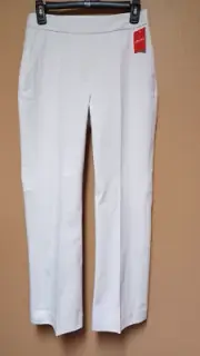 Spanx Women's On-the-Go Kick Flare Pant 20373R Classic White size Medium (M) New
