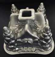 Nordic Ware Fairytale Cottage Bundt Pan Bakeware Kitchenware Cake Baking