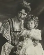 Alexandra Feodorovna (Alix of Hesse) & family 8X10 Photo House of Romanov #47