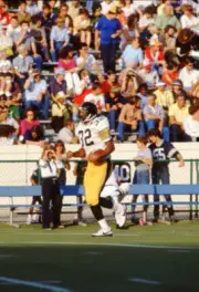 Pittsburgh Steelers Franco Harris runs with the ball during traini- Old Photo 2