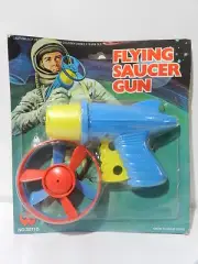 TOY SPACE GUN FLYING SAUCER GUN SPACEMAN HONG KONG 1970 SEALED