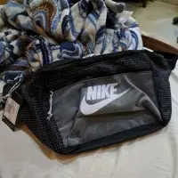 在飛比找蝦皮購物優惠-Nike Tech Waistpack CV1411-010