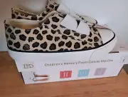 NIB Children's Memory Foam Canvas Slip Ons Sz 2 Leopard Print Sneakers Skate